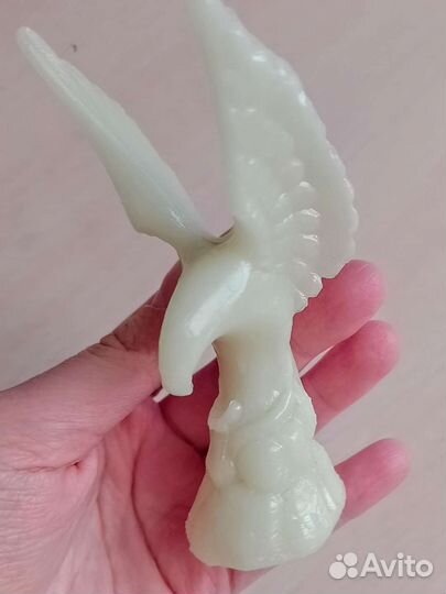 Статуэтки: кошка из Египта и фосфорный орëл