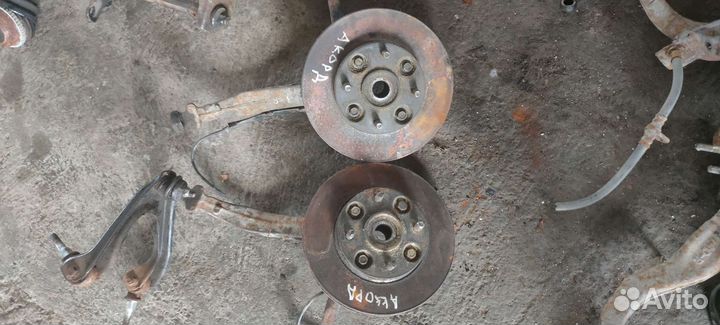 Кулак передний правый левый Honda Accord5