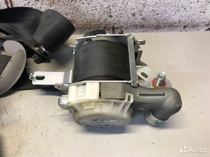 Ремень безопасности задний Hyundai Solaris 1 седан