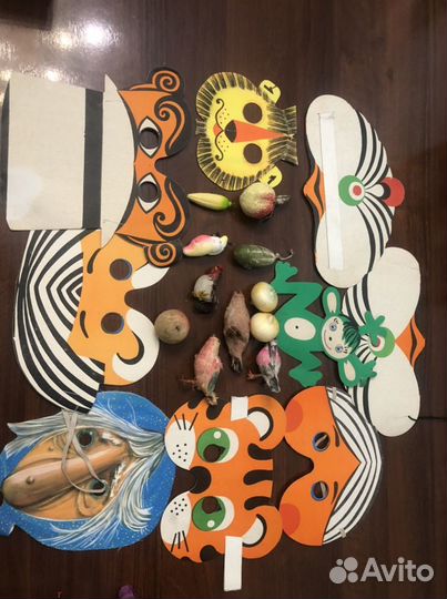 Бусы, фольга, гирлчнды, картонаж, стекло,Флажки, с