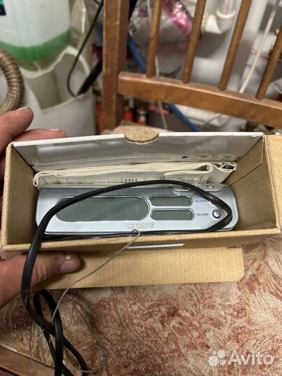Радио с цифровым тюнером, часы Sony ICF-C273L