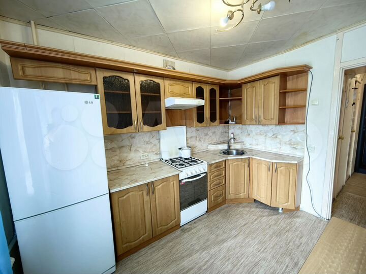 2-к. квартира, 50 м², 4/10 эт.