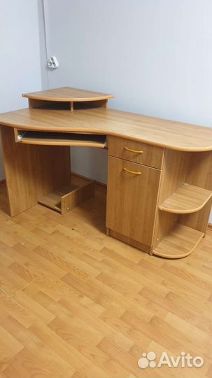 Компьютерный стол