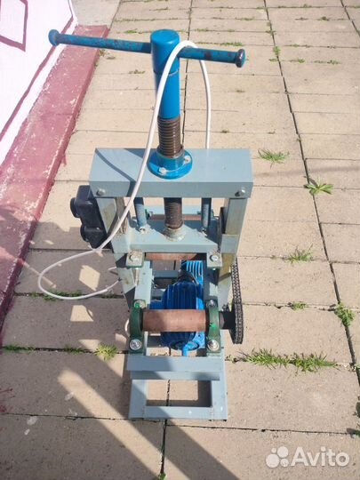 Трубогиб для профильной трубы электрический