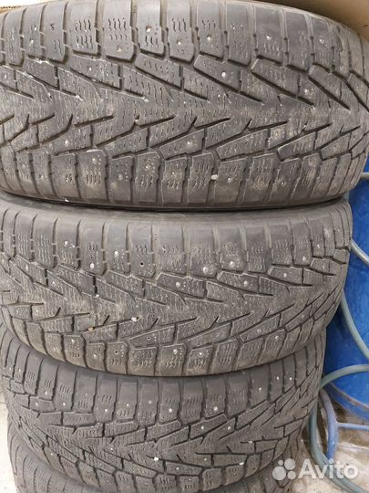 Nokian Tyres Hakkapeliitta 4 235/60 R18