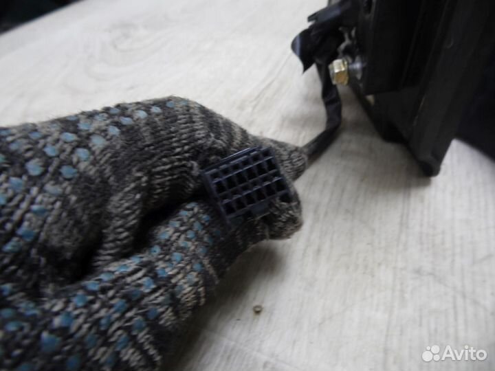 Emgrand EC7 Зеркало правое электрическое Geely emg