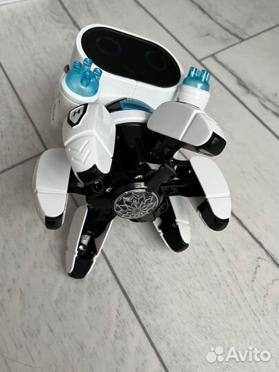 Игрушка робот