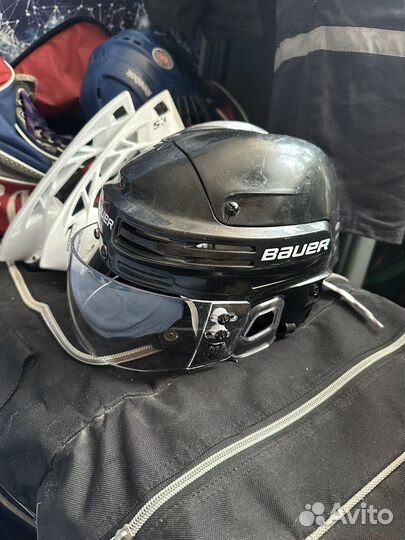 Хоккейный шлем
