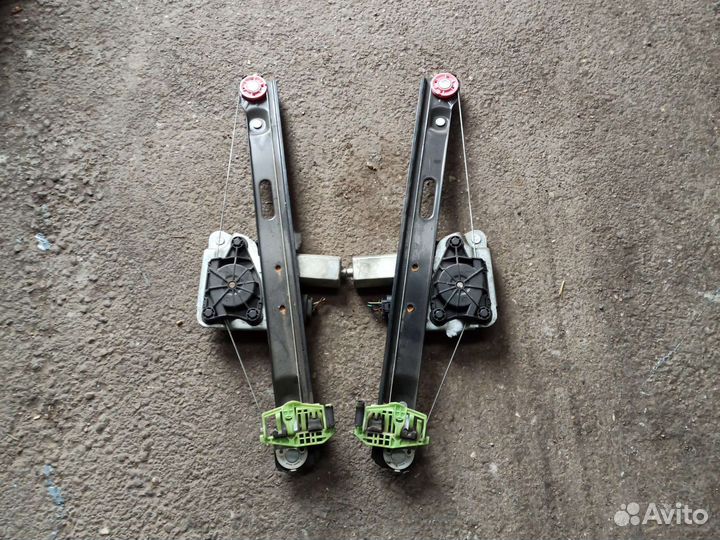 Задний стеклоподьемник BMW E90