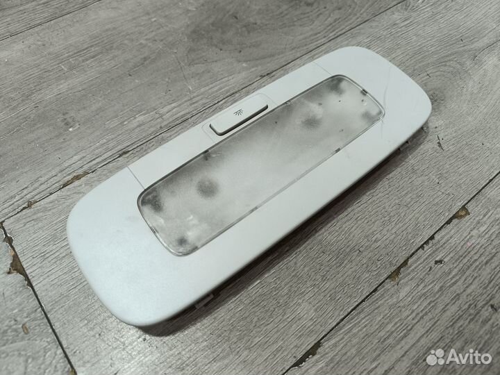 Задний плафон в потолок для Volkswagen Golf+ 2012