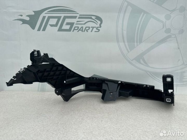 Рамка фары левая Mercedes Gl X166