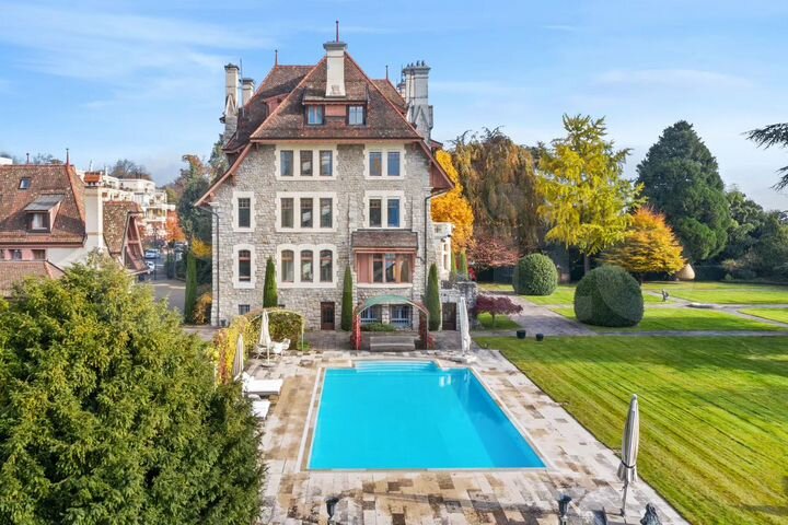 Дом 550 м² на участке 15 сот.