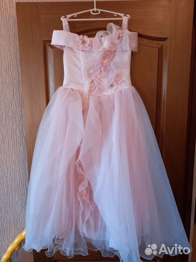 Нарядное бальное платье