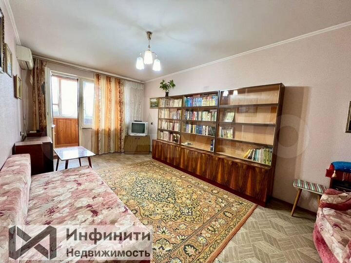 2-к. квартира, 57 м², 3/10 эт.