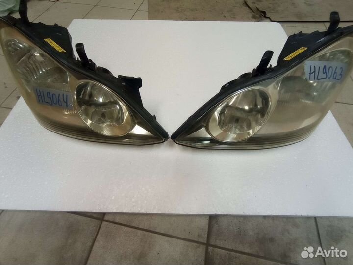 Фара toyota ipsum ACM21