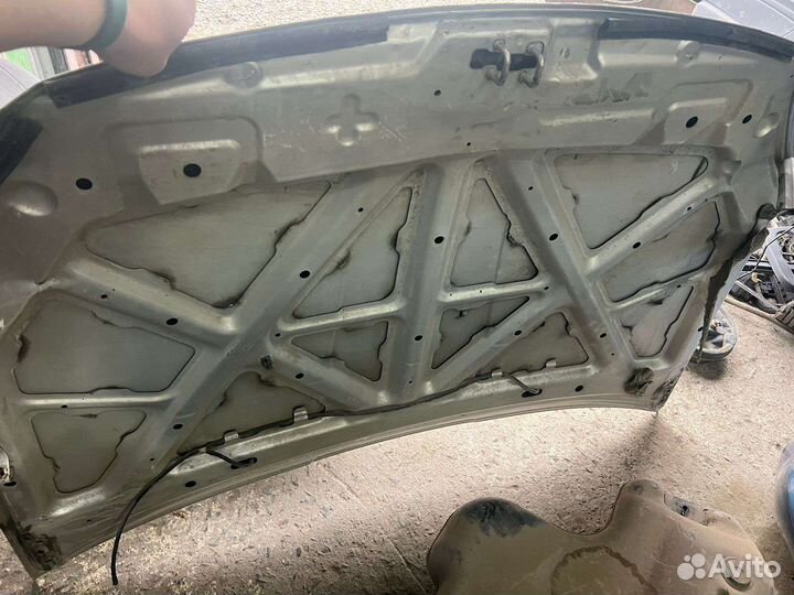 Капот на чери фора