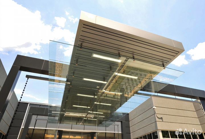 Козырек над крыльцом