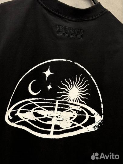 Футболка Vetements moon оверсайз (топ 2025)