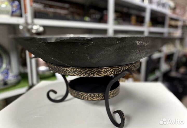 Садж чугунный с подставкой