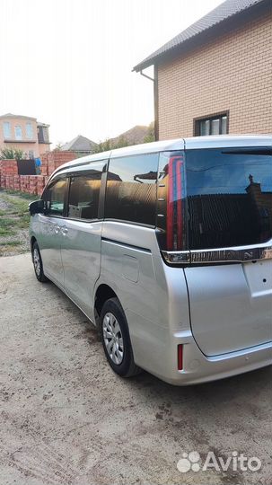 Toyota Noah 2.0 CVT, 2020, 98 384 км