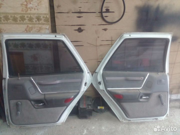 Задние двери в сборе на форд Таурус