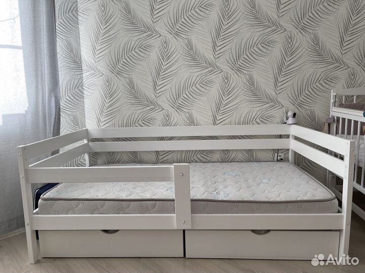 Детская кровать с матрасом