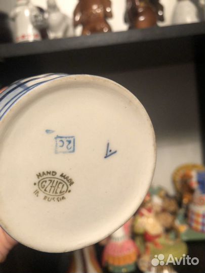 Гжель-Подсвечник; девушка с котом