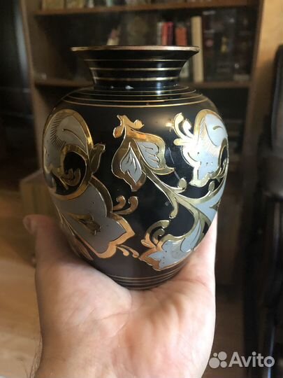 Пара бронзовых ваз