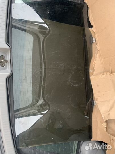 Стекло правое заднее toyota ipsum ACM