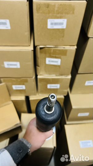 Задняя пневмостойка Land Rover Discovery 3/4 с ACE