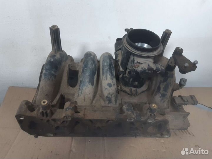 Впускной коллектор Renault logan /Symbol Clio