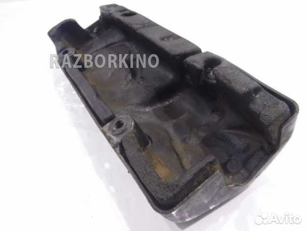 Крышка двигателя