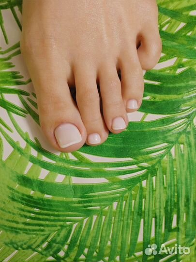 Педикюр и маникюр, титановые ногти