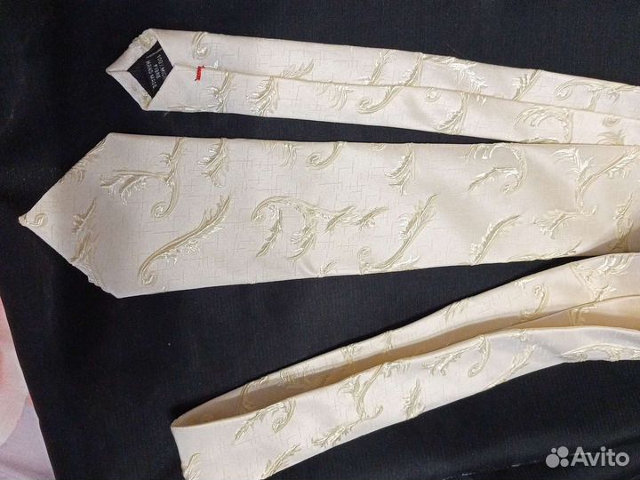 Галстук бежевый