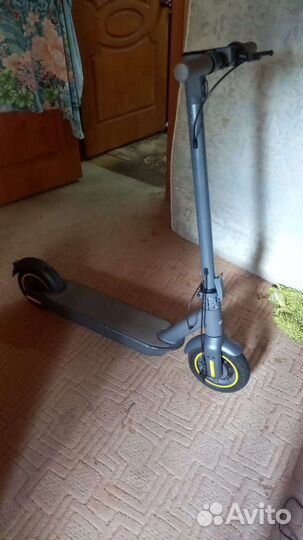 Электросамокат hiper Triumph M88