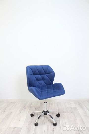 Стул мастера на колесиках, Ракушка, синий, велюр