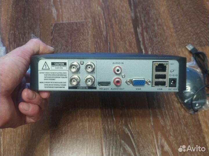 4 канальный гибридный видеорегистратор