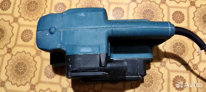 Ленточная шлифмашина Makita 9910