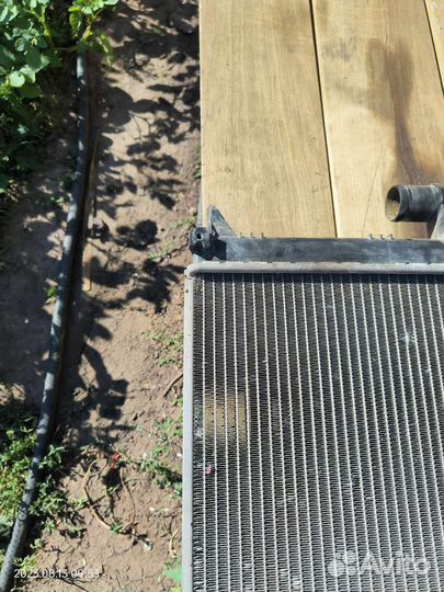 Радиатор Logan 1