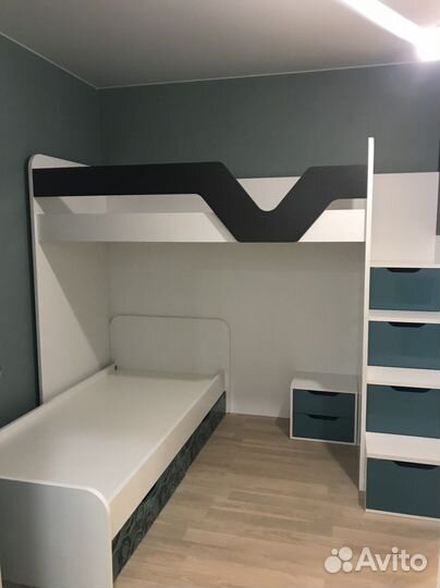 Двухярусная кровать