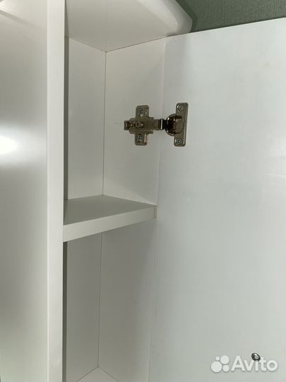 Полка в ванную с зеркалом