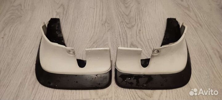 Брызговики Nissan Laurel 35