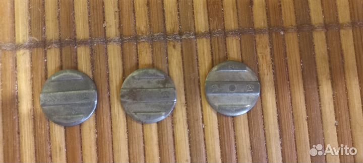 Монеты, жетоны