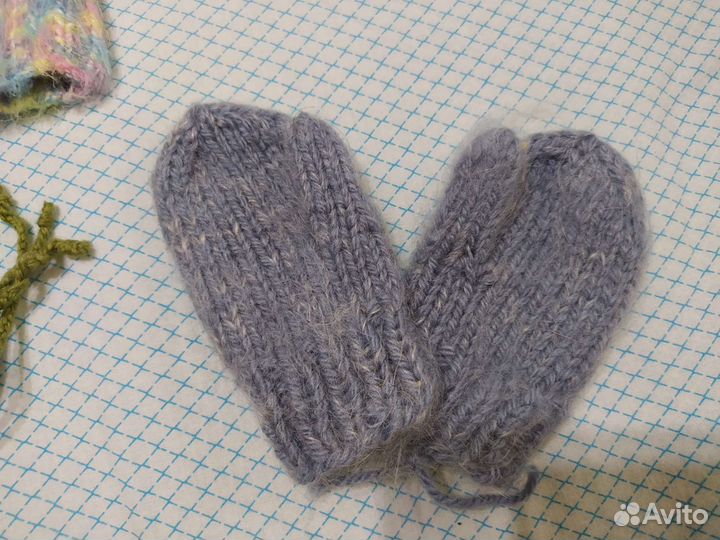 Варежки, носочки вязаные