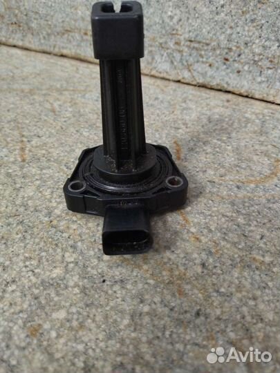 Датчик уровня масла Passat b7