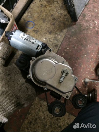 Моторчик 7E0955712