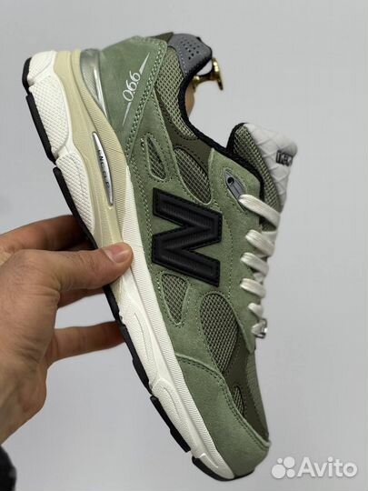 Кроссовки New Balance 990 зелёные 6