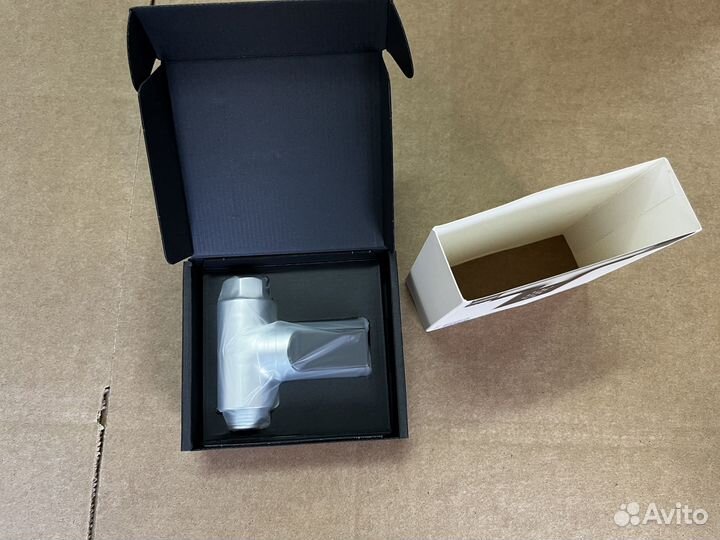 Проточный электронный термометр для душа/ванной