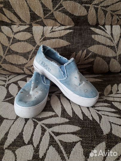 Продам Слипоны для девочки