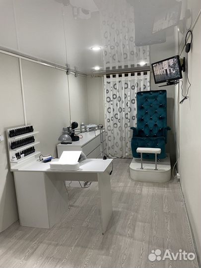 Мастер маникюра и педикюра